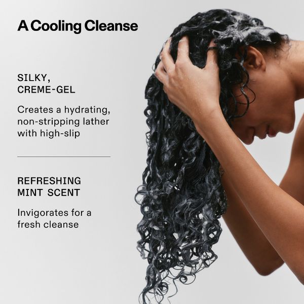teaser-informationsgrafik-zur-anwendung-von-olaplex-no4-curl-bond-shaper-hydrating-curl-shampoo-mit-lockigem-haar-und-creme-gel-textur