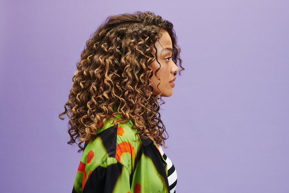 schwarzkopf_imagebild_frau_mit_locken